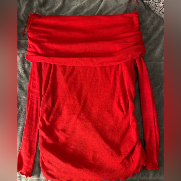 Off the shoulder red top - Picture 3 of 3